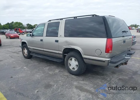 1999 Chevrolet Suburban 1500 Lt z USA, uszkodzony, nr VIN 3GNFK16R9XG201490